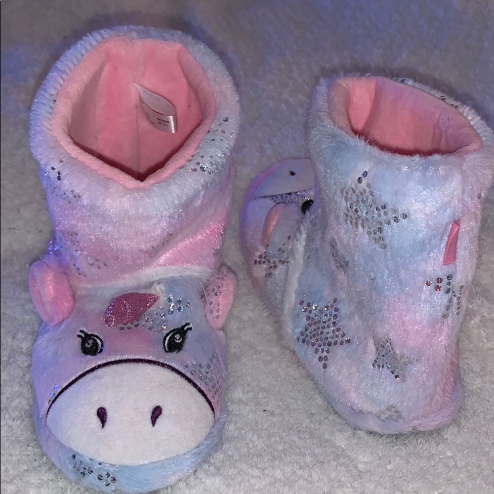 🌸Like NEW unicorn slippers